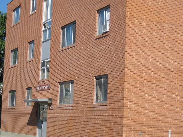 701 Wellington Ave 1 Br Available August 1st