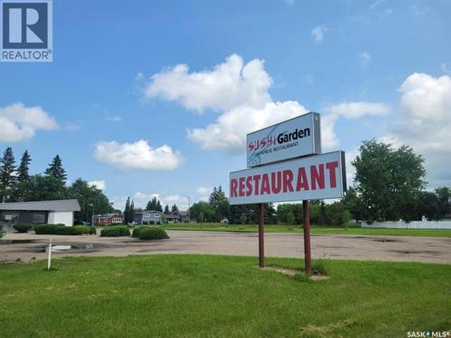 702 3Rd Avenue W, Melville, SK, S0A 2P0 commercial for sale | Listing ID SK042421 | Royal LePage