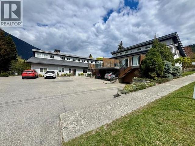 702 Fourth Street Unit# 4, Nelson, BC, V1L 2S8 house for sale | Listing ID 10398 | Royal LePage