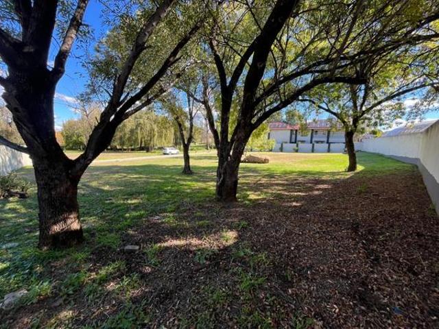 702 m² Land available in Emfuleni Golf Estate