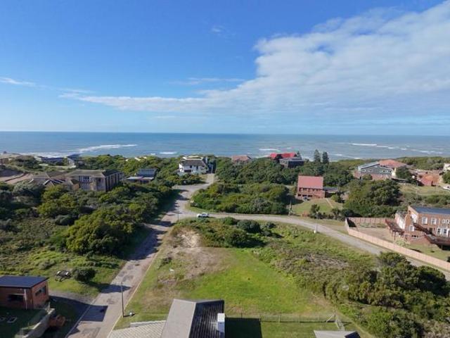 702 m² Land available in Paradise Beach