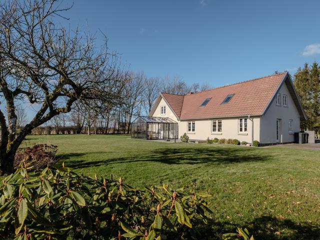 7032 Koldingvej 550 Hér får I en kombination af fredfyldt landlig idyl og lokal charme RealMæglerne