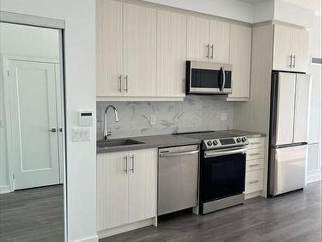 703 95 Oneida Crescent, Richmond Hill, ON, L4B 0H5 lease for lease | Listing ID N13433 | Royal LePage