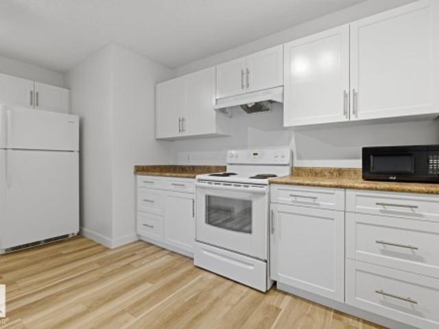 703 9710 Street, Edmonton, AB, T5K 1A3 condo for sale | Listing ID E4491 | Royal LePage