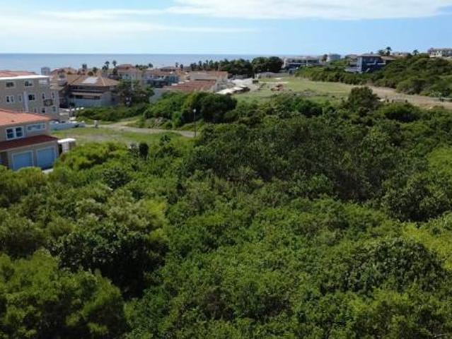 703 m² Land available in St Francis Bay Village