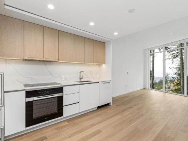 704 3 Uplands Way, West Vancouver, BC, V7S 0B6 Single Family Property For Sale | Listing ID R3117 | Royal LePage