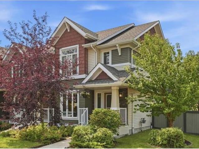 704 176 St Sw, Edmonton, AB, T6W 2G7 house for sale | Listing ID E4500 | Royal LePage