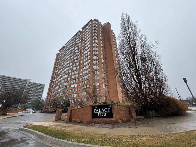 704 1 Maple Crossing Boulevard, Burlington | 2+1Beds/2Bath, Condo, $2,650/mo | Condos. Ca