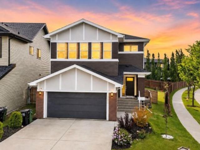 704 39 Street, Edmonton, AB, T6X 2E9 house for sale | Listing ID E4493 | Royal LePage