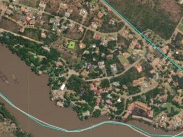 704 m² Land available in Vaaloewer