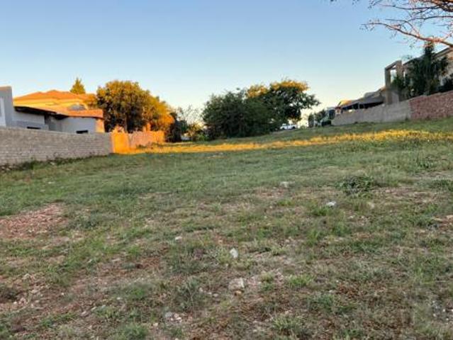 704 m² Land available in Bendor