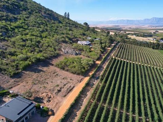 704 m² Land available in Paarl Central