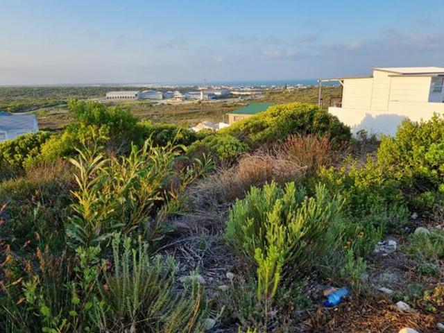 704 m² Land available in Struisbaai