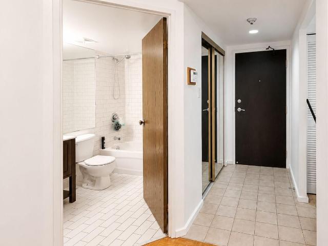 705 15 Maitland Place, Toronto | Leased, C13648 | Condos. Ca