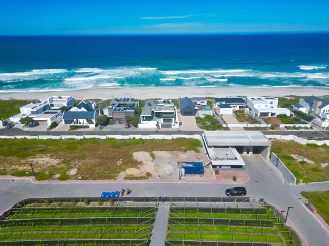 705 m² Land available in Yzerfontein
