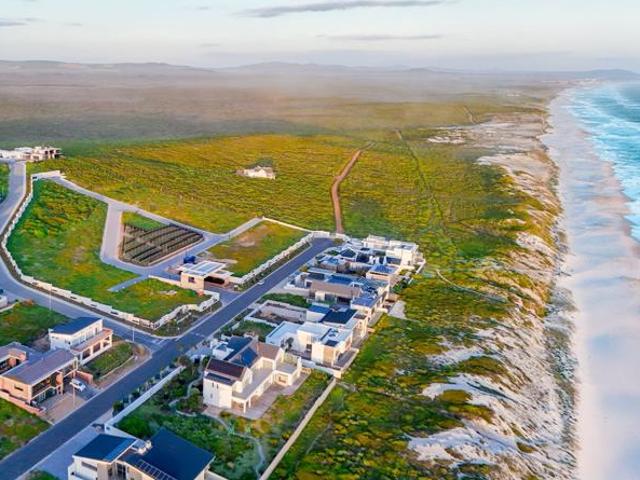705 m² Land available in Yzerfontein