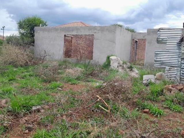 705 m² Land available in Chroom Park