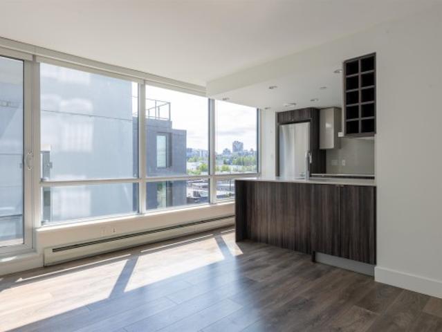 706 1 Columbia Street, Vancouver, BC, V5Y 0L7 Single Family Property For Sale | Listing ID R3149 | Royal LePage