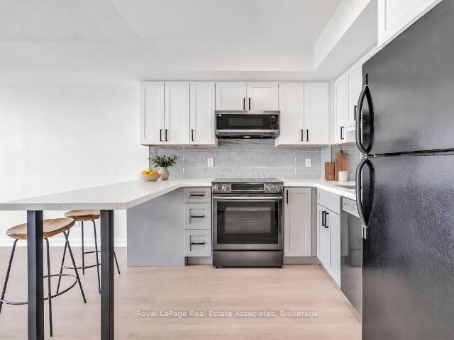 706 4 Elsinore Path, Etobicoke | 1Beds/1Bath, Condo, $2,300/mo | Condos. Ca
