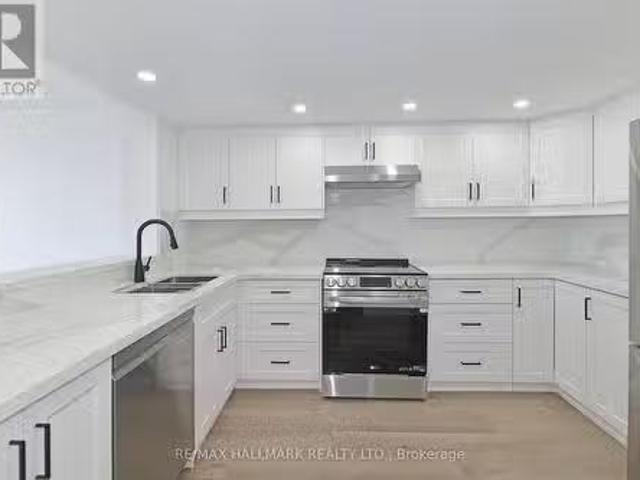 706 7420 Bathurst Street, Vaughan, ON, L4J 6X4 condo for s.