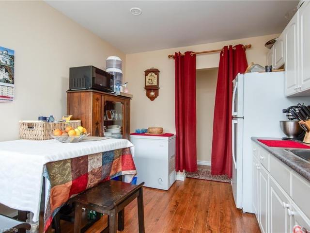 706 Frederick St 2 Bedroom Apartment for Rent at 706 Frederick St, Kitchener, ON N2B 2B2 Rosemount