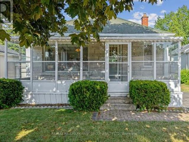 707 Athol Street, Whitby, ON, L1N 4A1 house for sale | Listing ID E12315 | Royal LePage