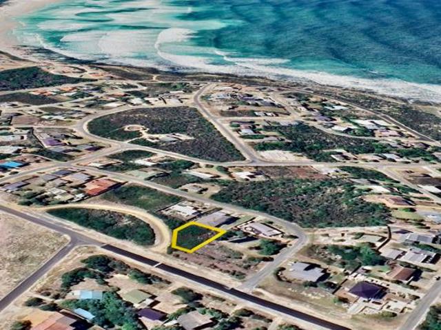 707 m² Land available in Pearly Beach