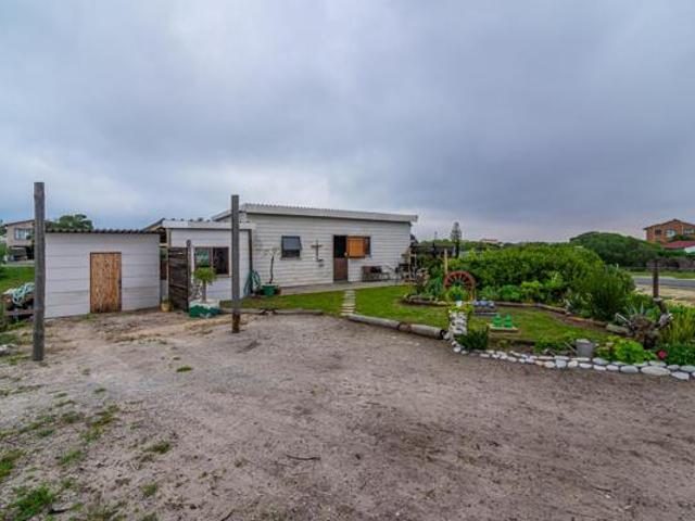 707 m² Land available in Pearly Beach
