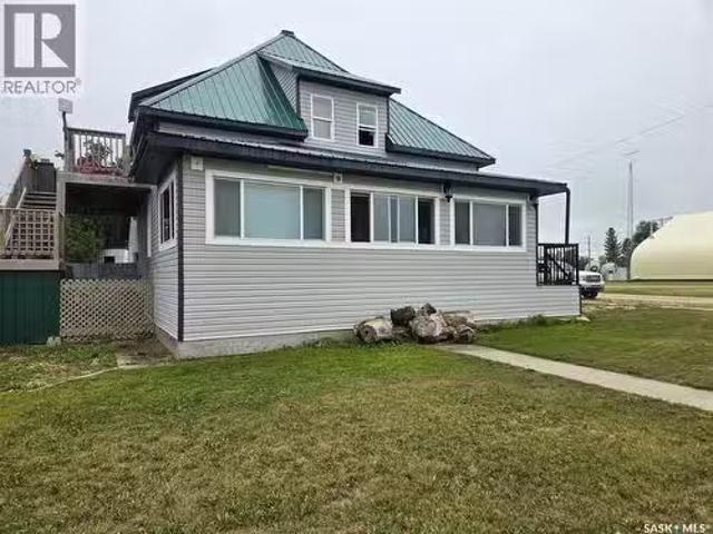 707 Railway Avenue, Neudorf, SK, S0A 2T0 house for sale Lis.