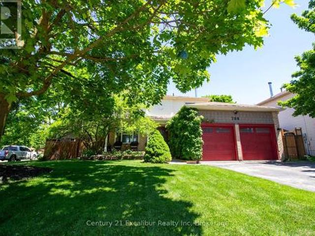 708 Campbell Avenue, Centre Wellington Fergus, ON, N1M 3M9 house for sale | Listing ID X13235 | Royal LePage