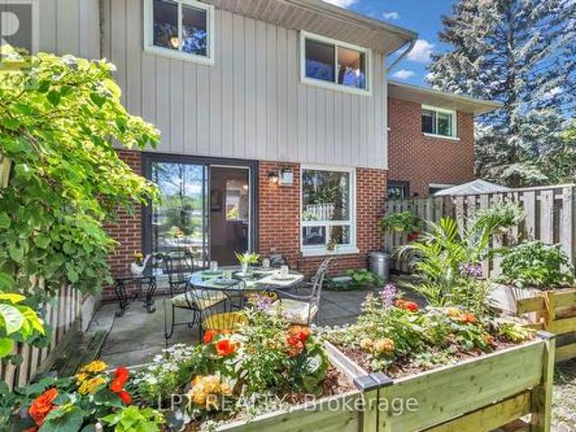 70 49 Rhonda Road, Guelph, ON, N1H 7A4 townhouse for sale | Listing ID X13536 | Royal LePage