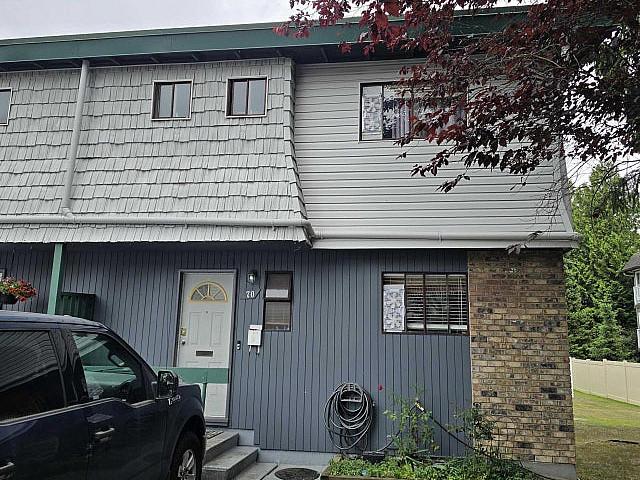 70 10806 152nd Street Surrey, British Columbia
