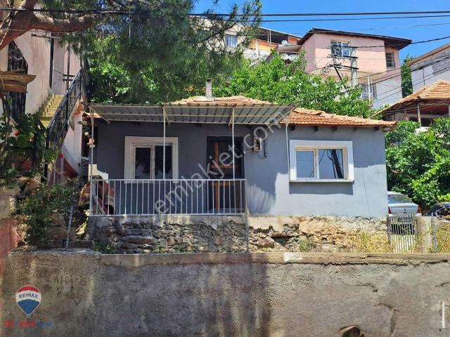 70 Bayraklı Erenler Mahallesı'nde Satılık Müstakıl Ev