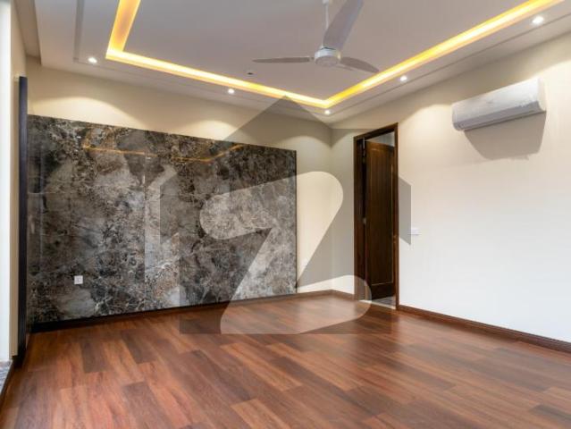 70 Feet Road 10 Marla Luxury Bungalow For Sale At Top Location Near MacDonald And Park DHA Phase 7 Block Y