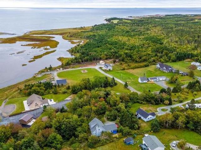 70 Hurricane Lane, Eastern Passage, NS, B3G 1S3 house for sale | Listing ID 202619 | Royal LePage