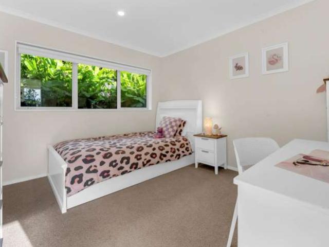70 Liberty Crescent, Beachlands, Manukau City