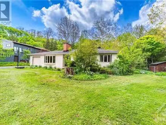 70 Rebecca Crescent, Ottawa, ON, K1J 6B9 house for sale Lis.