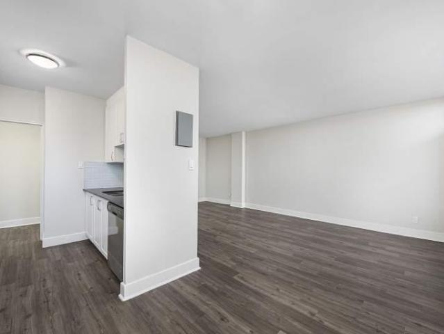 70 Spadina Road Studio Apartment for Rent at 70 Spadina Rd, Toronto, ON M5R 2T6 The Annex