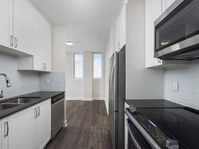 70 Spadina Road Studio Apartment for Rent at 70 Spadina Rd, Toronto, ON M5R 2T6 The Annex
