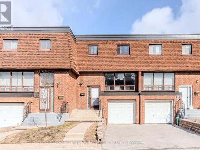 70 Stately Way, Markham, ON, L3T 3Z8 townhouse for sale | Listing ID N12060 | Royal LePage