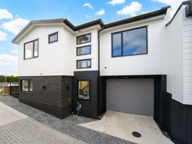 70D Golf Road, New Lynn, Waitakere City