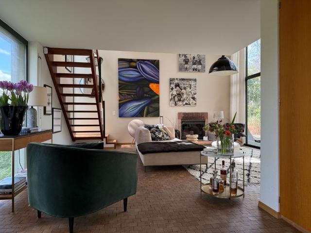 70s Architectural Icon: Extravagant Loft Living on the Gold Coast