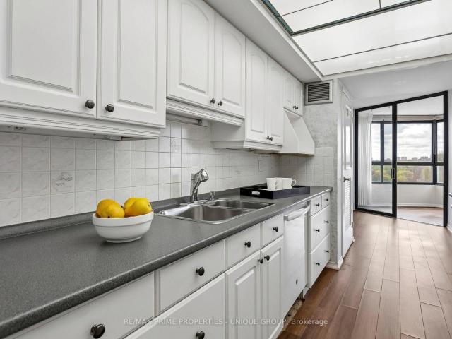 710 1 Bloor Street, Mississauga | For Sale @ $745,000 | Condos. Ca