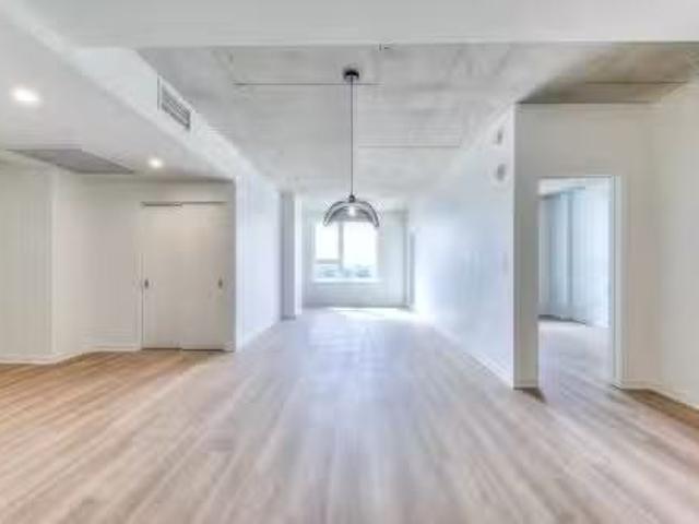 710 515 Rue Des Marronniers, Candiac, QC, J5R 0T5 condo for.