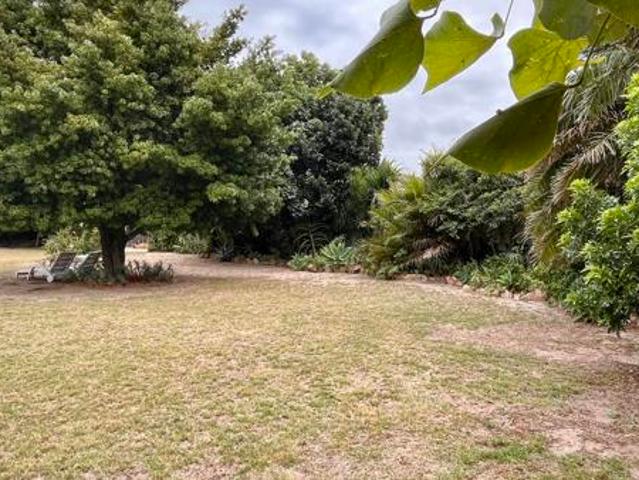 710 m² Land available in Summerstrand