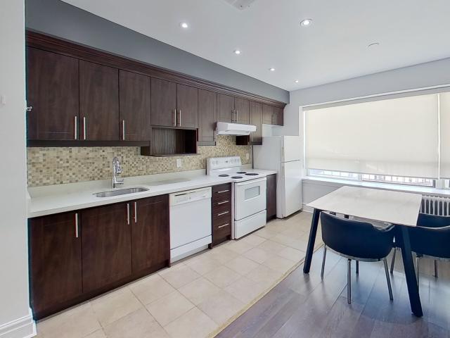 710 Spadina Ave 104 Toronto ON M5S2J3