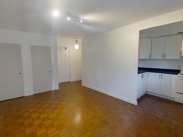 710 Spadina Ave 106 Toronto ON M5S2J3
