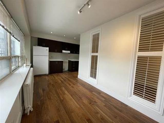 710 Spadina Ave 103 Toronto ON M5S2J3