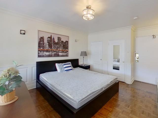 710 Spadina Ave 302 Toronto ON M5S2J3