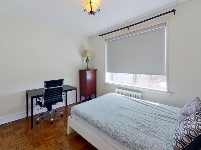 710 Spadina Ave 403 Toronto ON M5S2J3
